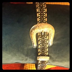 Bedazzled big buckle belt❤️❤️❤️